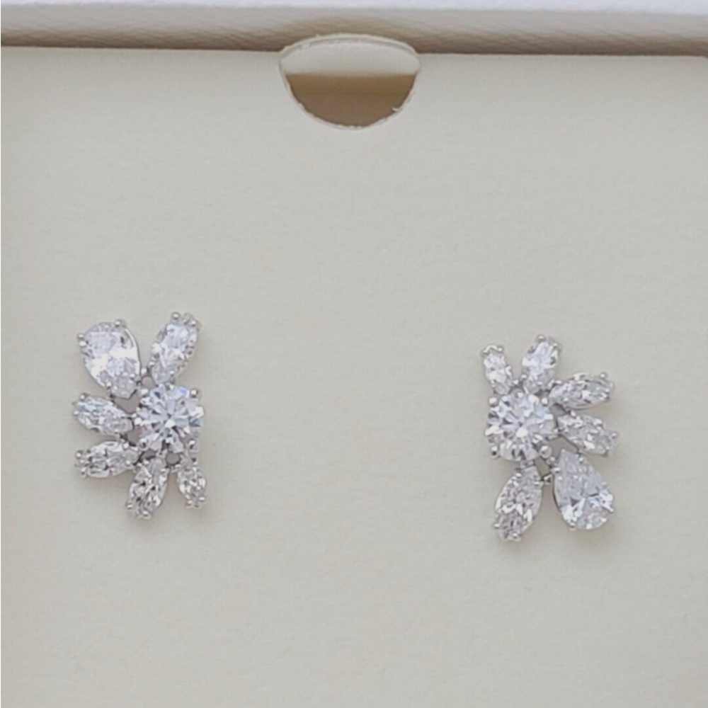 ISO Swarovski gema flower stud earrings rhodium wicked Glinda Ariana